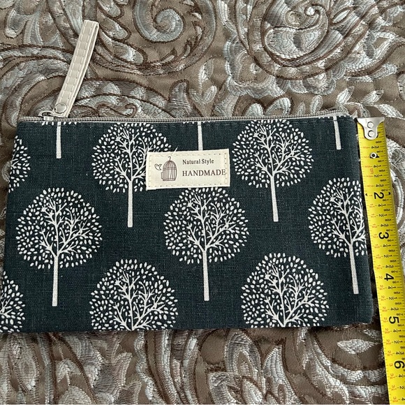 Handmade Tree Pattern Zippered Pouch - Picture 4 of 4
